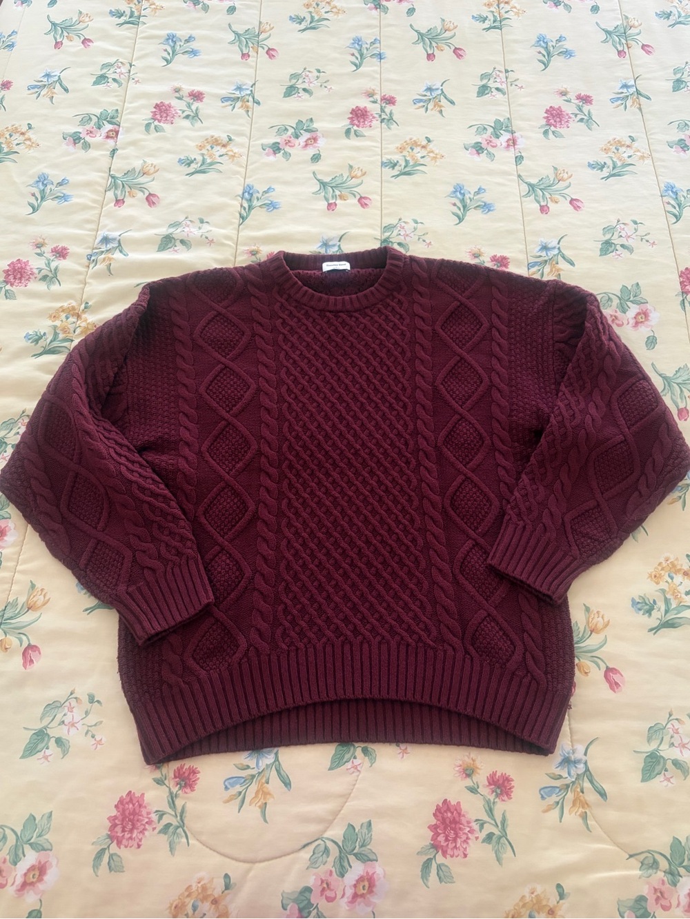 Aritzia Peggy cable knit sweater in sumac burgundy size small
